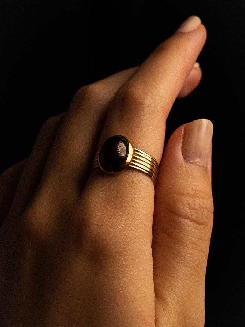 GARNET CABOCHON RING