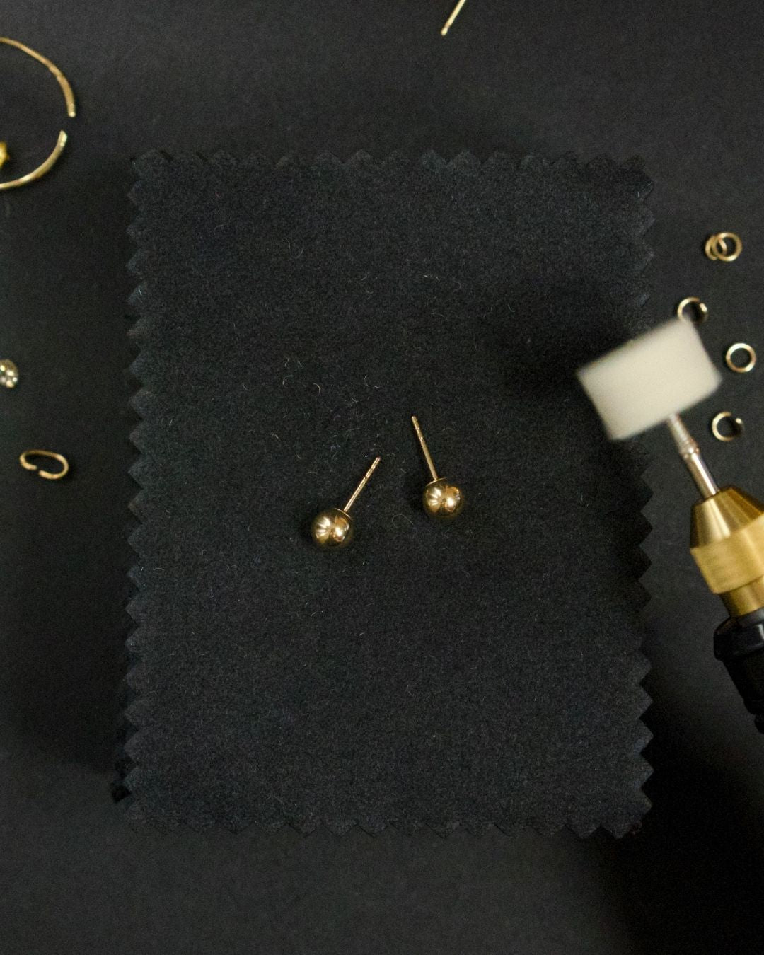 Vintage 14k Gold Ball Stud Earrings