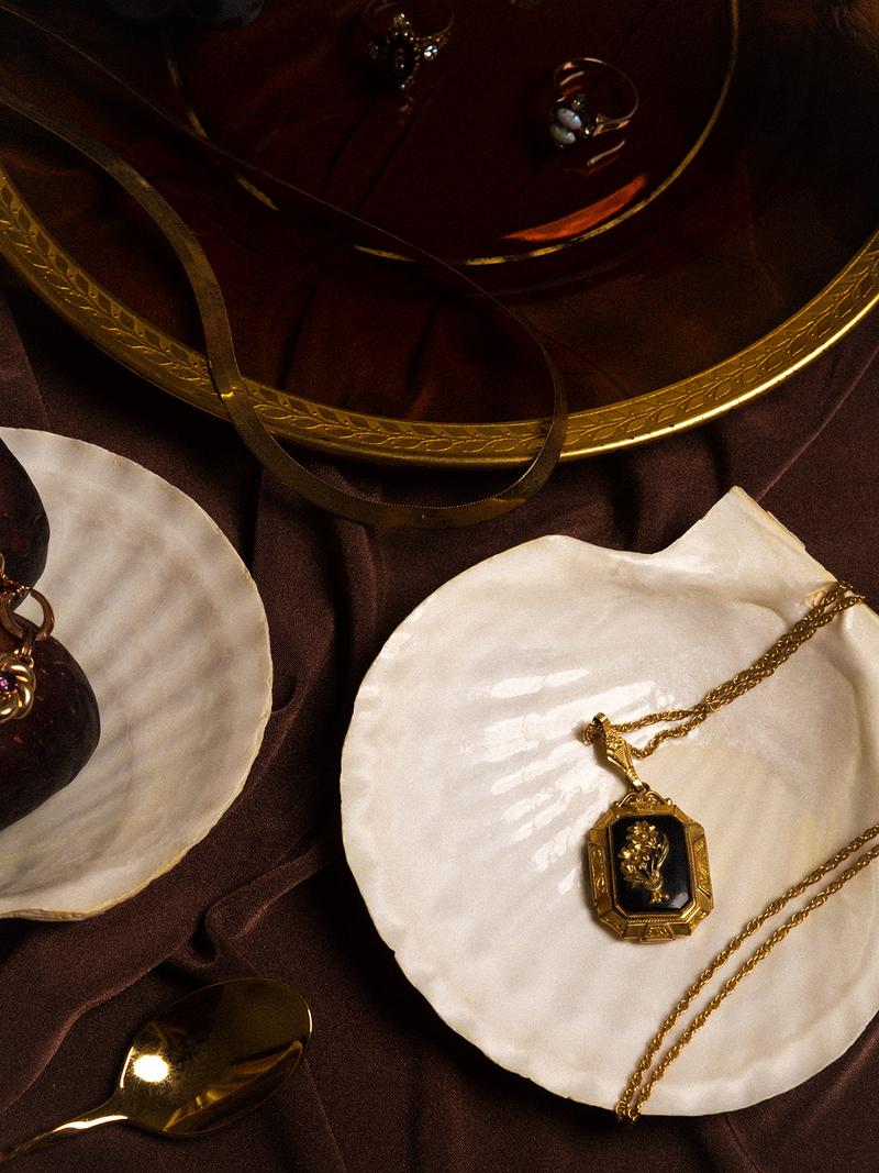 FLOWER LOCKET