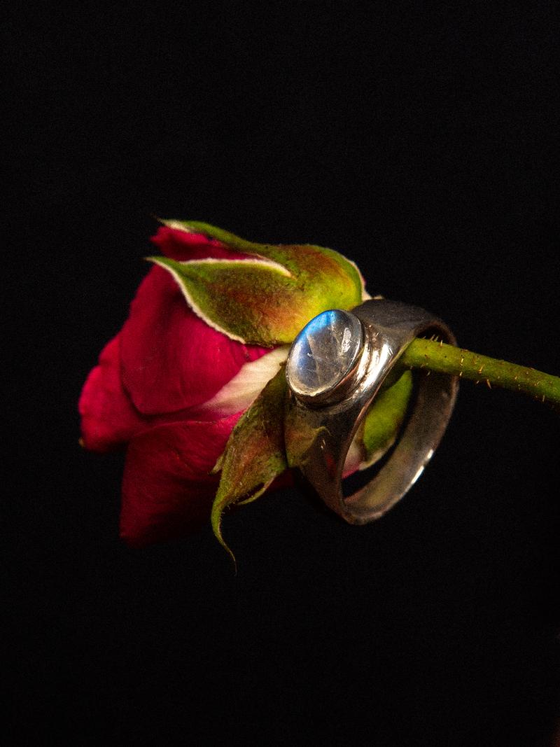MOONSTONE SIGNET
