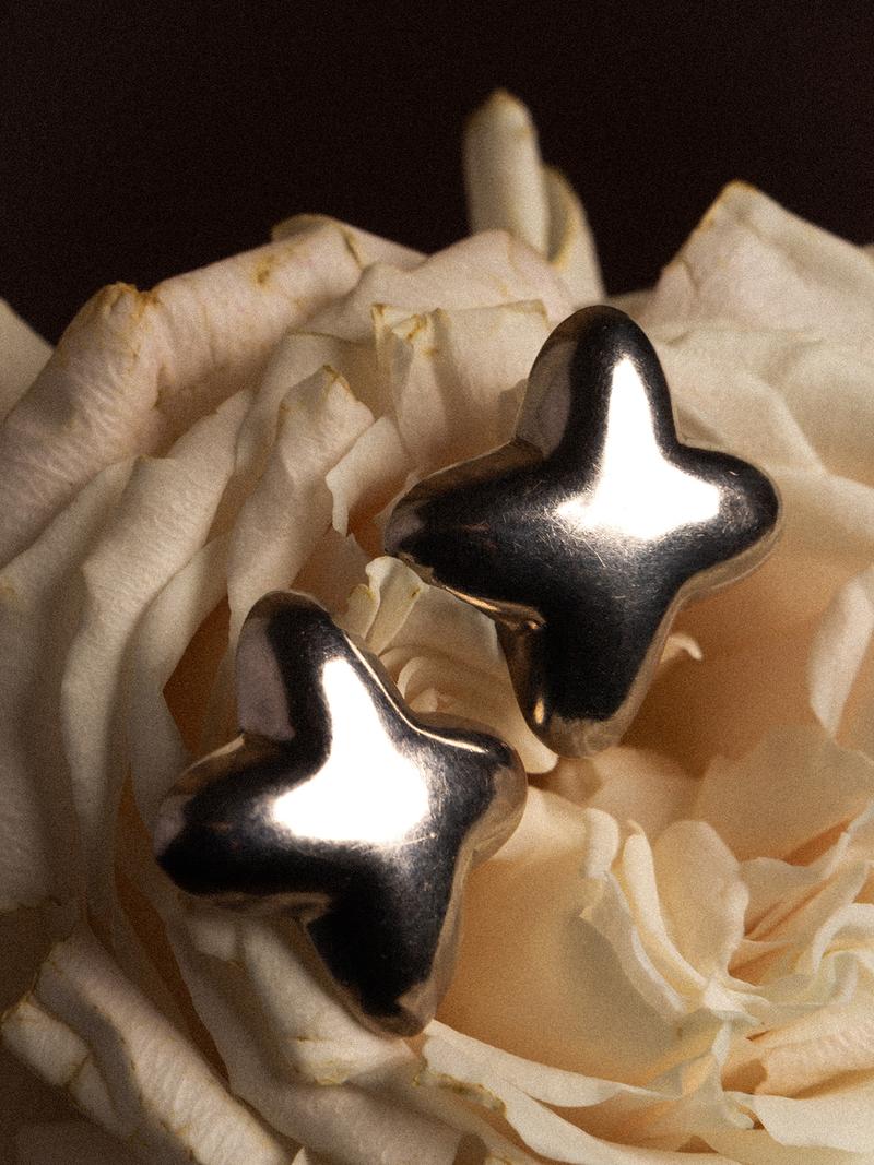 X STUDS