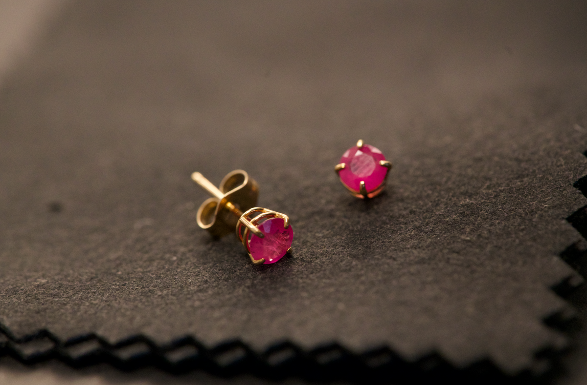 Vintage 14K Gold Ruby Stud Earrings